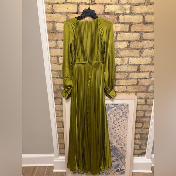 Mac Duggal Green Pleated High Neck Raglan Long Sleeve Side Slit Gown in apple - Picture 8 of 8